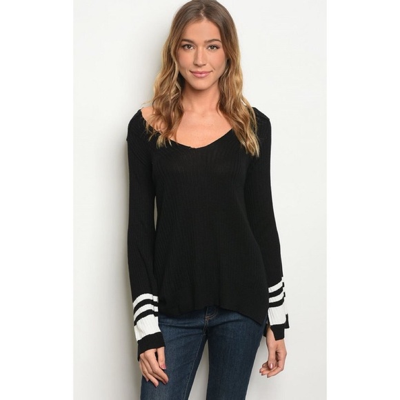 V-NECK SWEATER W/ BELL SLEEVES - Picture 2 of 3